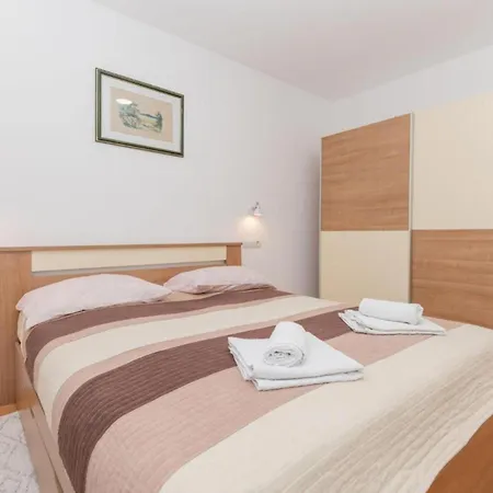 Ana With Pool And Whirlpool Feriehus