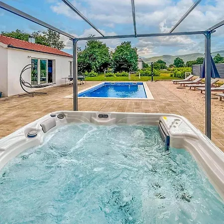 Ana With Pool And Whirlpool Holiday home Donji Prolozac