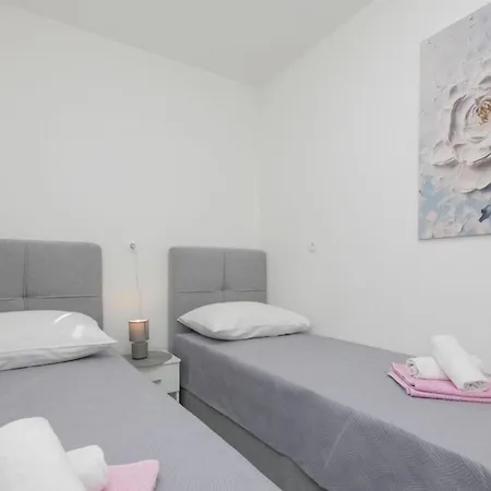 Ana With Pool And Whirlpool