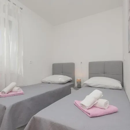 بيت للعطل Ana With Pool And Whirlpool