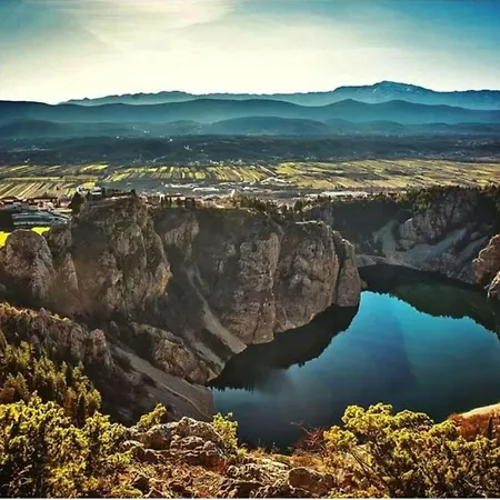 Ana With Pool And Whirlpool *